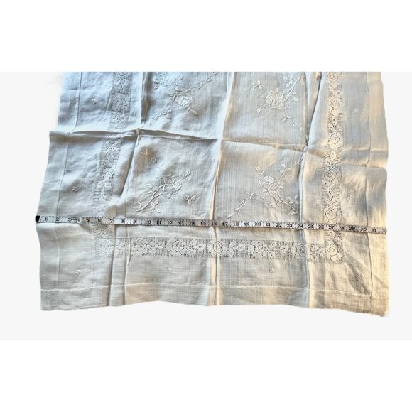 Madeira Linen Organza Tablecloth Embroidered Floral  31.5x32 Vintage - Picture 8 of 12